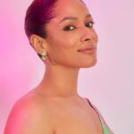 Masaba Gupta Instagram – Ya’all wanted a hot print in sequins? I am giving you a hot print in sequins.Feeling Festive in the ‘Nurvi Sitara’ Saree by @houseofmasaba and super-stay kajal and lips by @lovechildbymasaba ✨| 📸 @mohitvaru | Shop Link in bio