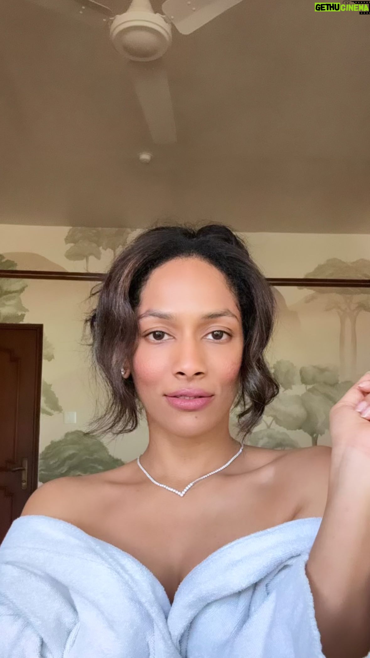 Masaba Gupta Instagram - A hydrating, meticulously formulated foundation by a homegrown Indian brand? You have it!! #Lovechild just launched its 4K Mattifying foundation and of course I couldn’t wait to show you guys what it looks like! The formulation is made up of rosehip and jojoba oil, cica extract and oat beta glucan and it’s so good for the skin that a few of my MUA friends already swear by it! Also, it’s sweat, transfer and humidity resistant, so no need to worry about makeup smudges on your white outfits! We have launched this in 18 beautiful shades to match 90% of Indian skin tones*. Try it and tell me what you think? :) P.s. I’ve used Cinnamon Screenplay as my foundation shade, Caramel Glam for concealer and prepped my skin with moisturiser and @lovechildbymasaba’s pore mattifying primer. ☺️ *Basis NEPA research study, Dec 2023 claimed by 70% Indian consumers (100 participants)