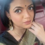 Masuma Rahman Nabila Instagram - when in traffic, take selfie..