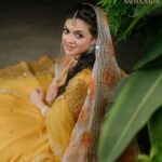 Masuma Rahman Nabila Instagram - @masumanabila In @safiya_sathi Whether it is an intimate wedding or a grand one, some brides truly know how to stand out and make a statement with their bold outfit choices. So today, we are embracing all those women who chose or want to choose the beautiful color yellow for their wedding day and simply looked like a million bucks. A new edition to House of Safiya Sathi's wedding couture, a traditional zardousi lehenga, with an exquisite classic cut that looks stunning in the color yellow. There is absolutely no doubt that pastels have been and will always be in fashion. No matter what event you have, or what time the event is, pastel yellow will look stunning if you pick the right shade. This time we opted for a beautiful pastel yellow in motka silk which brings a serene, subtle, and elegant touch to it. In frame: Masuma Rahman Nabila Photography: @salmikabir Makeup: Nidia Afroz Jewellery: Dazzle by Sonia #holudattire