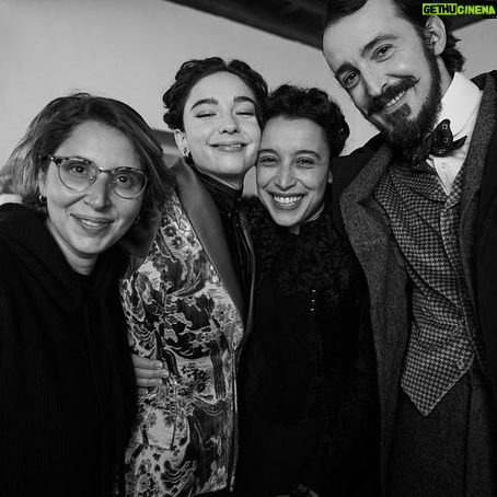 Matilda De Angelis Instagram - Oggi esce su @netflixit “La legge di Lidia Poët” e come potete notare da queste foto non ci siamo divertiti per niente a farlo. Grazie a tutti quelli che lo ameranno e anche a tutti quelli che non lo ameranno. Insomma grazie a tutti. Foto di amore mio @lucia.iuorio