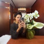 Matilde Gioli Instagram - Esiste solo la gioia, ma è severissima, si dà a chi sente che siamo solo una ruga, un rumore del niente. #buoninizio #fattivedere #day1