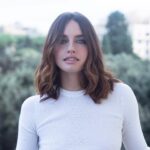Matilde Gioli Instagram - Non so se siano le proteine vegetali o la Niacinamide, derivato della vitamina B3…ma so che funziona! Adoro i miei capelli grazie a #KerastaseNutritive!! @kerastase_official #adv #YOUDAREWECARE #kerastaseit