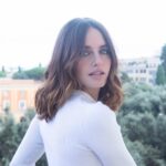 Matilde Gioli Instagram - Non so se siano le proteine vegetali o la Niacinamide, derivato della vitamina B3…ma so che funziona! Adoro i miei capelli grazie a #KerastaseNutritive!! @kerastase_official #adv #YOUDAREWECARE #kerastaseit
