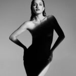 Matilde Gioli Instagram - Wearing my shadow 🖤 @vanityfairitalia @marchettisimone @josephcardoofficial @ep.suite19pr @simonebelliagency @eleonoramantovani_mua @giulioordonselli