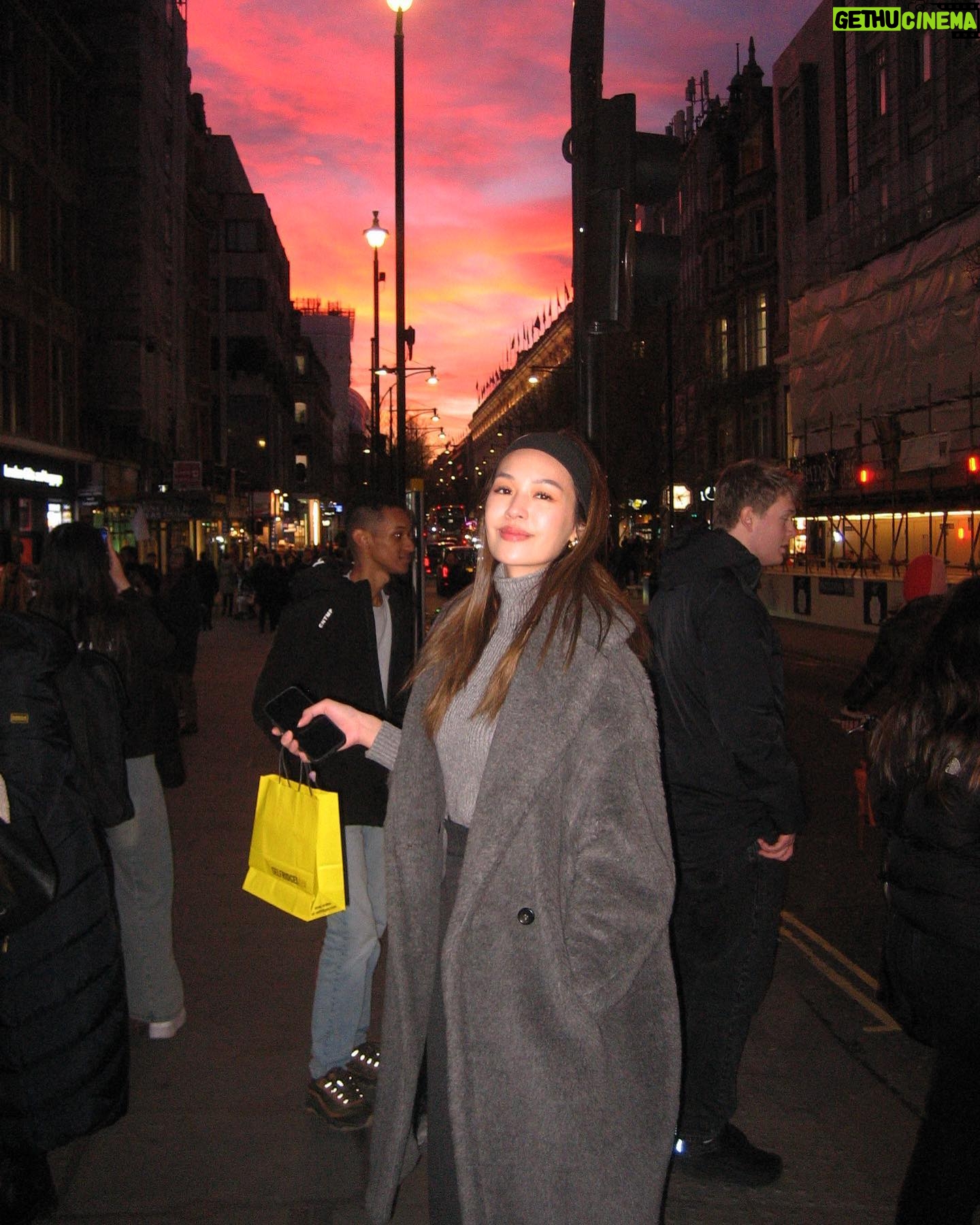 Matira Tantiprasut Instagram - That time London blessed us with good weather :)