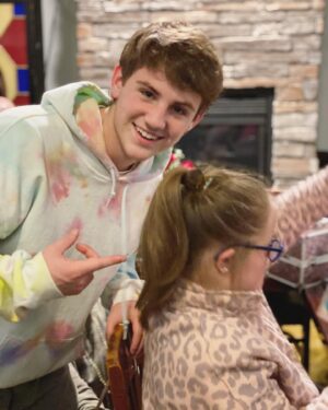 MattyB Instagram - My little sister Sarah Grace turned 14 today.  I asked her for a pic and this is what I got 🤷‍♂️