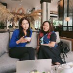 Maudy Ayunda Instagram - Kalau kata Ki Hadjar Dewantara, “Jadikan setiap tempat sebagai sekolah, jadikan setiap orang sebagai guru”. Education truly goes beyond classrooms. When a story is told; mindsets are influenced, perspectives are enriched, and eyes are opened. Aku dan Mbak @ginasnoer sama-sama percaya sama kekuatan cerita. Ada yang akan kami karyakan; sesuatu yang baru, sesuatu yang penting, sesuatu tentang pendidikan. Satu peran baru juga buat aku yang ga kelar-kelar belajar. 😝 Doain yah teman temannnn. 🥹 Selamat Hari Pendidikan!