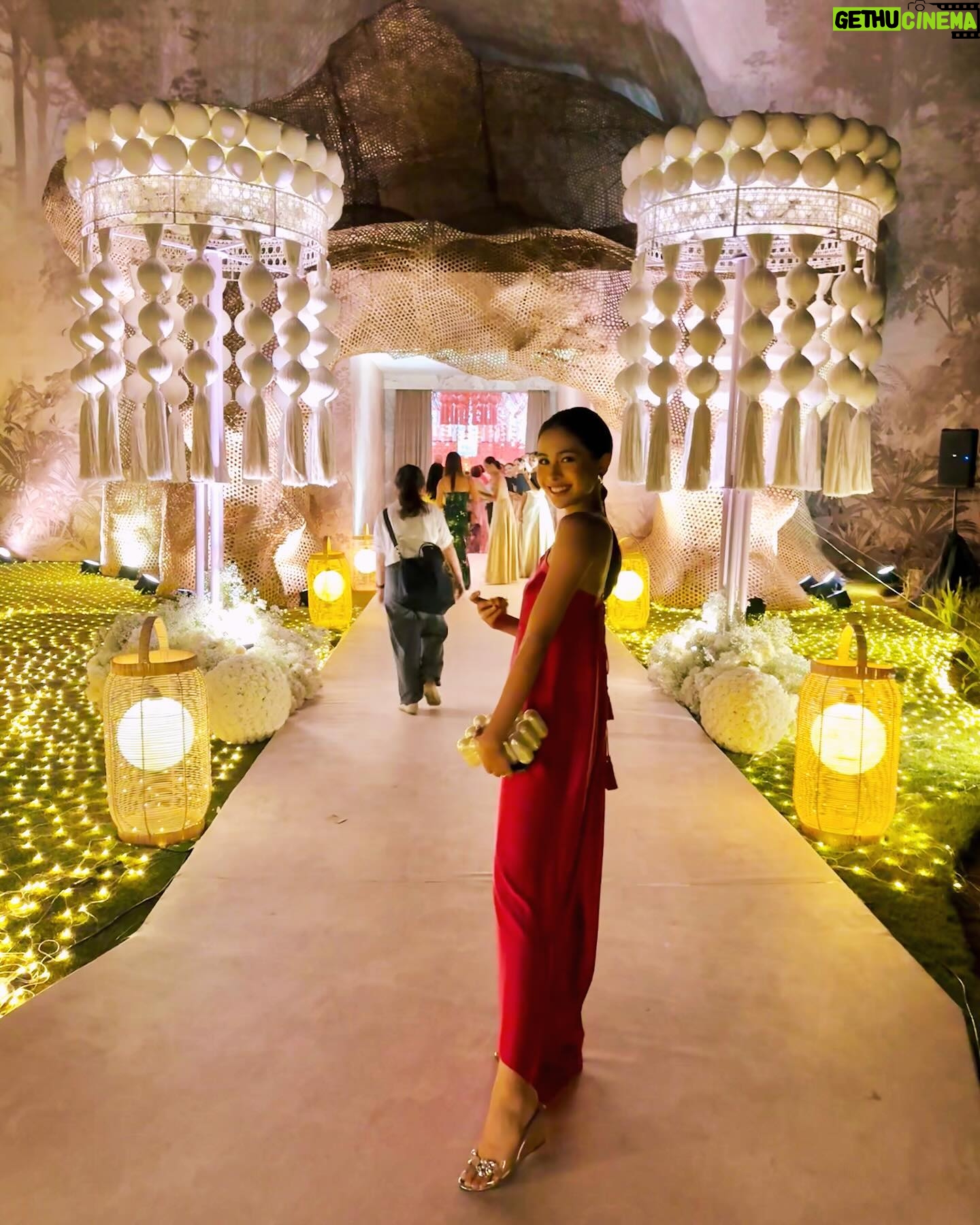 Maudy Ayunda Instagram - One of the most beautiful weddings we’ve been to for sure. Huge congrats Janet and Mike!! ❤️