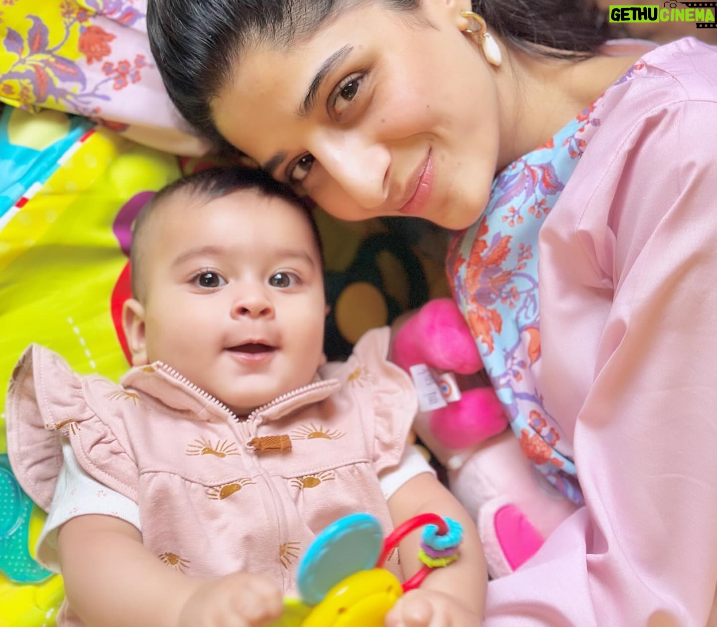 Mawra Hocane Instagram - a day well spent playing peek-a-boo 🫠🌸🧿 MASHAALLAH #bestfriendschildren #khaladuties
