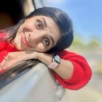 Mawra Hocane Instagram - trust Islamabad to give you sweater weather whenever it MAY be 🫶🏻🤍💫✨☀️ #jafa