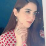 Maya Ali Instagram - Hum beqarar baithey hain… 🌟