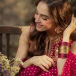 Maya Ali Instagram – Hum sath sath hain… 💖

@mayapretofficial 

#Alhamdulillah