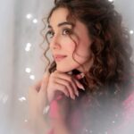 Maya Ali Instagram – My favourite @museluxe ✨
For the love of your hair @lovefaryal 💖