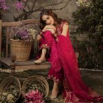 Maya Ali Instagram - #EidDay2 🌹🌹 @mayapretofficial @jewelry.line @ayanamir.thestylist @bilalsaeedphotography @partyperfectionsbyrk