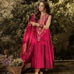 Maya Ali Instagram - #EidDay2 🌹🌹 @mayapretofficial @jewelry.line @ayanamir.thestylist @bilalsaeedphotography @partyperfectionsbyrk