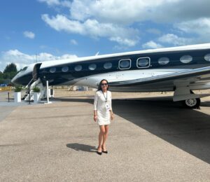 Maya Karin Instagram - Who wants to buy a Gulfstream G700 😊 . It can fly 💯 on sustainable fuel. 
4 days at the Singapore Air Show and at Gulfstream booth.
These air shows are always quite hectic. everyone is always so buzzed up and every night there’s dinner and functions after the show. 
Tapi esok dah boleh balik dah weehuu sebab it’s time for Anugerah Gempak! 
##gulfstream #g700 #g600
#singaporeairshow