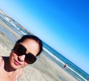 Maya Karin Instagram - First day in Montpellier. Picnic, sunshine, juicy peaches and freezing water huhu! 
#montpellier #summerholiday #france #bluesky