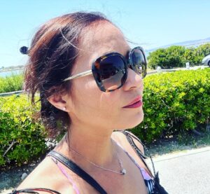 Maya Karin Instagram - First day in Montpellier. Picnic, sunshine, juicy peaches and freezing water huhu! 
#montpellier #summerholiday #france #bluesky
