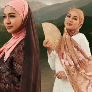 Maya Karin Instagram - GIVEAWAY Tun Fatimah series! 🥳
Win Tun Fatimah set worth RM457
 
1) Follow @sofearose_hq
2) Like & share this post
3) Comment your fav picture from this post 

Lucky winner will be announced on @sofearose_hq page 😘

#SofeaRoseXMayaKarin #kisahwanitaagung