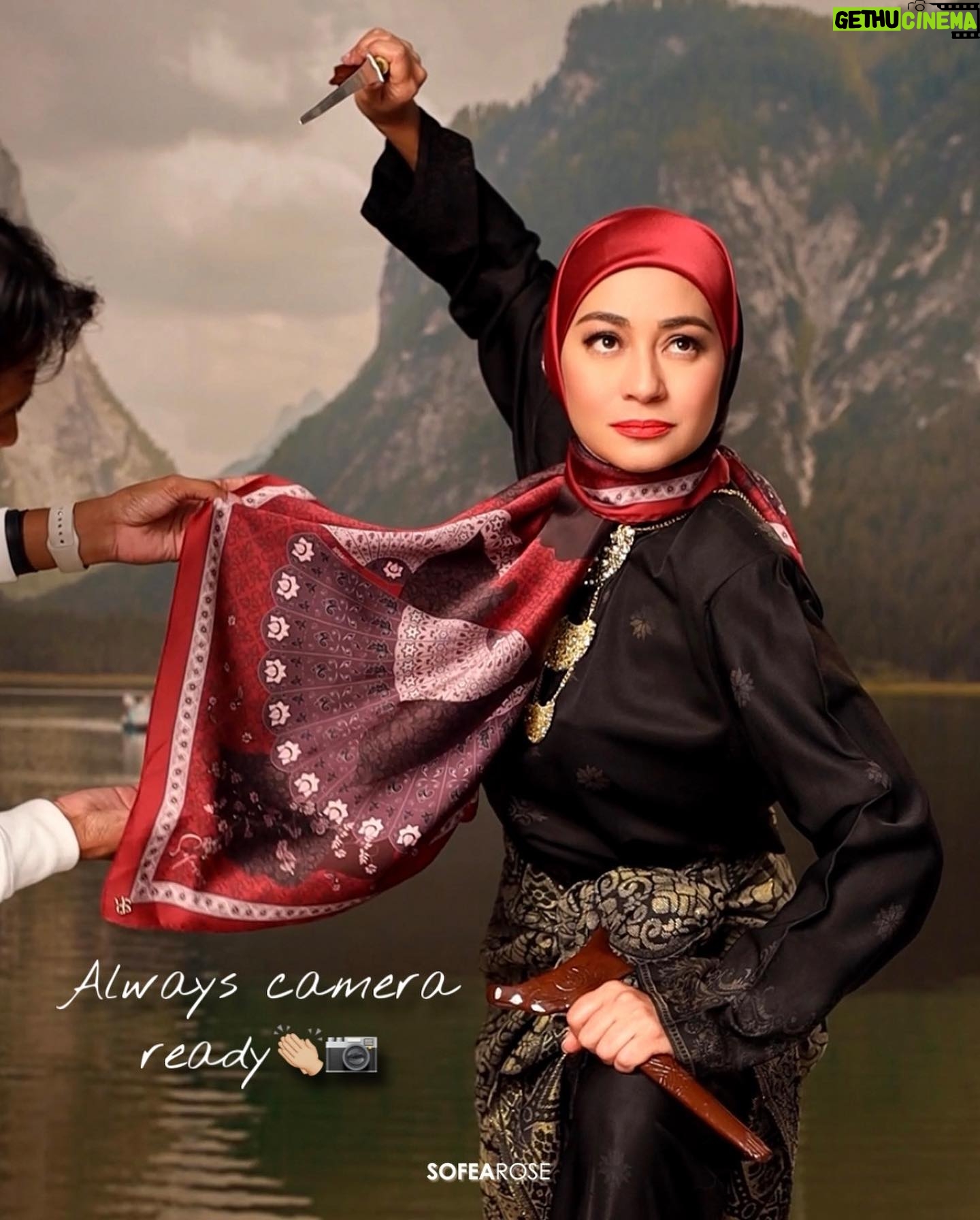 Maya Karin Instagram - Lights, camera, action!📸🎬 Capturing the enchantment of Tun Fatimah's timeless beauty with the ever-graceful ✨Maya Karin✨ Join us behind the scenes as we bring history to life, unveiling the elegance and heritage of a bygone era. Through the lens, we aim to inspire and empower women to embrace their heritage and forge their own unique paths. 📸✨💪 #sofearose #sofearosexmayakarin #tunfatimah #kisahwanitaagung