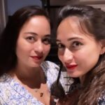 Maya Karin Instagram - Selamat belated Hari Raya from my sis and me.. ❤️🌷 Love to all!