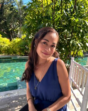 Maya Karin Instagram - Blessing ceremony for my adik Kawangi and her partner Sean.. 
Upacara restu Sunda penuh dengan adat.. 
#bali #kuta #baligarden #kawangiandsean
