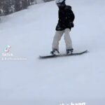 Maya Le Clark Instagram - My 4th time on a snowboard! Kind of don’t want to tell too many people about this amazing town because it’s so perfect. #brianheadresort