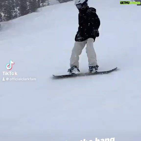 Maya Le Clark Instagram - My 4th time on a snowboard! Kind of don’t want to tell too many people about this amazing town because it’s so perfect. #brianheadresort