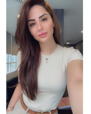 Mays Anber Instagram - سلفي سريع 🤓شلون المطر وياكم ☔️🌧️⛈️