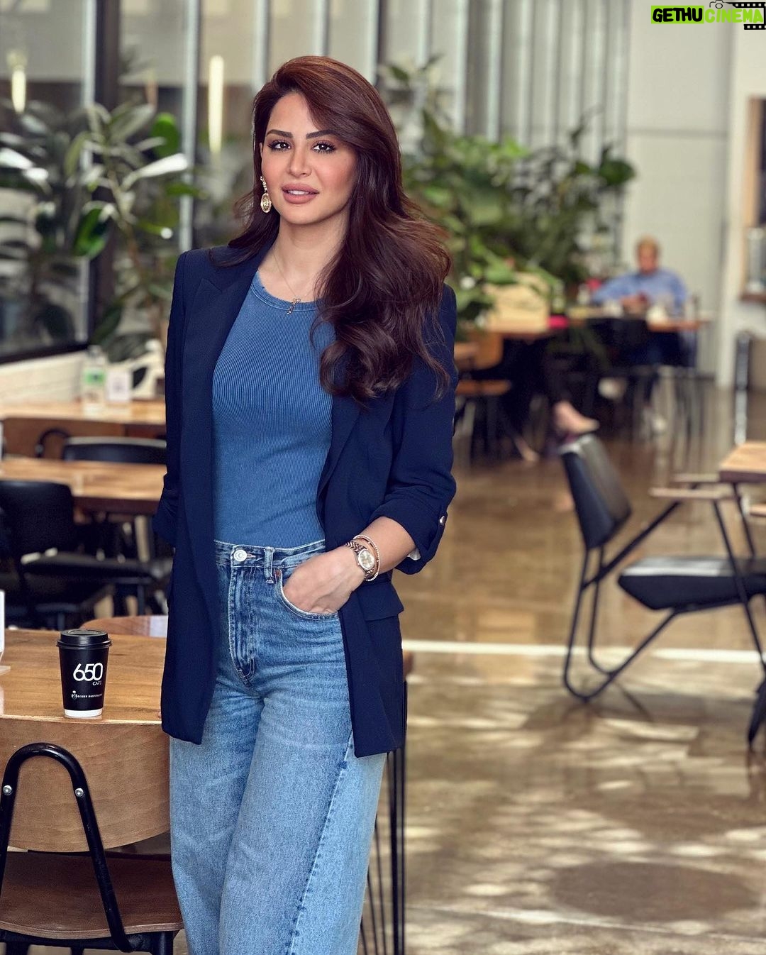 Mays Anber Instagram - مساكم خير وامل جديد .. الله يحفظ الجميع❤️شنوو اكثر امنية تتمنون تحققوها؟؟
