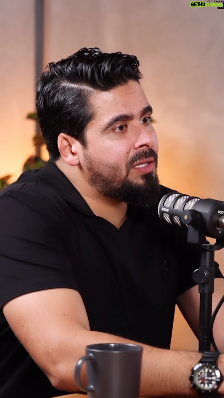 Mays Anber Instagram - كيف ترون موجة الانتقادات الكبيرة التي تعرض لها الكابتن نور صبري عندما نشر صورة ابنته الدكتورة زينب.. شاركونا آرائكم.. و تابعوا الحلقة كاملة على قناتنا باليوتيوب الرابط في البايو .. @noorsabriabbas @maysanber @alhadithy_ibrahim @shahadsallam @rabdigital_uae @almajeed97 ali_karsli #salfa_cast #ميس_عنبر #سالفة_كاست #العراق #سالفة_cast #podcast #iraq #baghdad #بودكاست