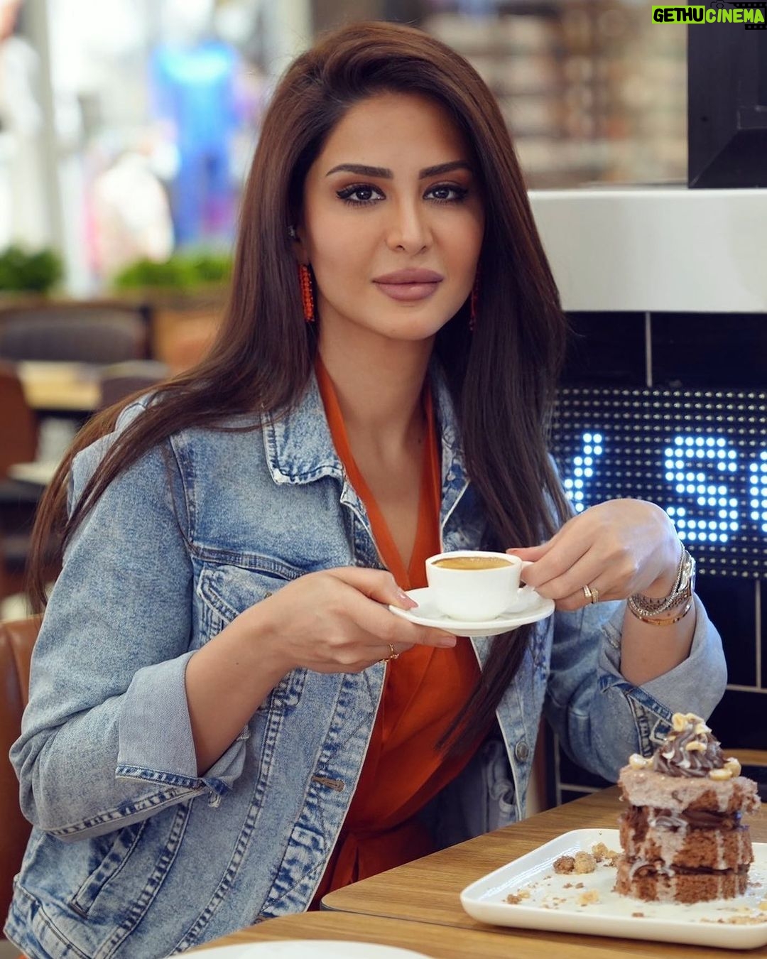 Mays Anber Instagram - منو يعتبر القهوة والجاي❤️ جزء من حياته مثلي؟