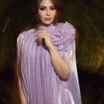 Mays Anber Instagram - شلوونكم وشلون رمضان وياكممممم طمنوني ؟؟🥰اني كلشش احبه الاجواء والروحانيات وهذا الفوتوسشن المخيف ابدعت @alhadithy_ibrahim 👏 الفستان الرمضاني تصميم رغد شبر @styleme.2019