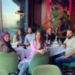 Mays Anber Instagram - ايامكم سعيده مني ومن عائلتي🥰🥰 ….عيدكم مبارك الله يحفظ اهلكم واحبابكم ويبارك بيكم ❤️❤️شلون العيد وياكم ؟؟ ولا تنسون اهم نعم الله هي العائلة .. حافظوا على صلة الرحم والزعلان اذكر انك ممكن تفقد احبابك في لحظة استغلو وقتكم مع بعض وحنو على بعض❤️❤️