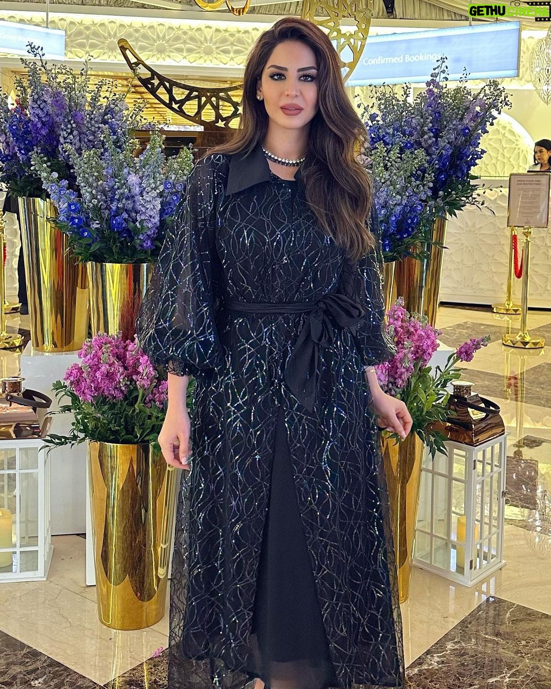 Mays Anber Instagram - 😁شنو تحسون باجر العيد لو بعده؟؟