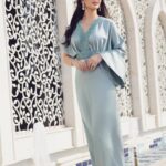 Mays Anber Instagram - كوني القوة كوني مصدر الاطمئنان لمن حولك … الاهم كوني فخورة بذاتك … اكتبولي بنات وشباب منو من نساء بحياتكم من مصادر القوة وليش؟ تفاصيل اللوكً في التاغ❤️