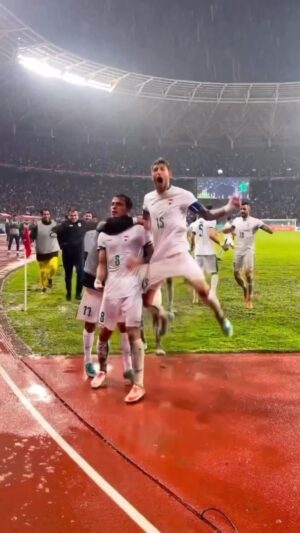 Mays Anber Instagram - فرحان الوطن بيكم … اللعبة صعبه جانت بسبب الامطار بس جنتو كدها 🇮🇶 الف مبروك ويارب 
القادم افضل كل توفيق @iraqi_nt
#خليجي_٢٥_بصراوي