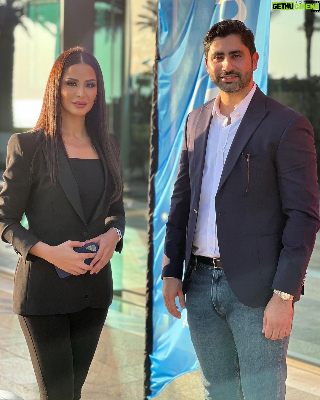 Mays Anber Instagram - تقديم مؤتمر اطلاق الشراكة بين مجموعة الحافظ العراقية وعلامة مايديا لتزويد اسواق العراق بالاجهزة الكهربائية المنزلية @alhafidh.iraq @mideagulf اول صورة مع المبدع رواء الصكر المدير العام لصكر لابز @rawaalhaider @sagerlabs Hair by @undiciladiessalon_ Makeup @joanna.abou.younes