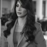Mays Anber Instagram - ابيض واسود يمثل مقولة خير الكلام ماقل ودل 🖤🤍 المبدع @mujab1 شعر ومكياج @fadiaa.mkp