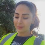 Mays Anber Instagram - هو واجب علينا نعم وعلى كل فرد بهذا المجتمع … اذا نريد نغير نبدي ونشتغل بدون الاتكال او انتظار المساعده ❤️ وهكذا قوله جل وعلا: إِنَّ اللّهَ لاَ يُغَيِّرُ مَا بِقَوْمٍ حَتَّى يُغَيِّرُواْ مَا بِأَنْفُسِهِمْ كل شخص بينا مسؤول .. حاولت اليوم اكون جزء واشارك بس مراح اكون مثل الشباب والبنات الموجودين بروحهم وقلبهم شكرا لسفراء النظافة شكرا مرتضى @clean.iraq @the.murt أبو نواس