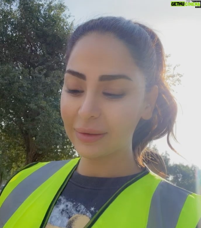 Mays Anber Instagram - هو واجب علينا نعم وعلى كل فرد بهذا المجتمع … اذا نريد نغير نبدي ونشتغل بدون الاتكال او انتظار المساعده ❤️ وهكذا قوله جل وعلا: إِنَّ اللّهَ لاَ يُغَيِّرُ مَا بِقَوْمٍ حَتَّى يُغَيِّرُواْ مَا بِأَنْفُسِهِمْ كل شخص بينا مسؤول .. حاولت اليوم اكون جزء واشارك بس مراح اكون مثل الشباب والبنات الموجودين بروحهم وقلبهم شكرا لسفراء النظافة شكرا مرتضى @clean.iraq @the.murt أبو نواس