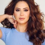 Mays Anber Instagram - عشقته عندما قال💙 ولأجلك تركت الهوى .. فلا هوى بعدك يُـهتوى , نويتك بيني وبين نفسي .. ولكل أمرىءٍ ما نوى💙 … اكو احلى من هيج تعبير فريق العمل 🧿 اعداد واشراف @rana_mehranian خبير المظهر @eliomoussallem Dress by @krisma_me @elisabettafranchi تصوير @charbelnounphotography مكياج @hildadaagher شعر @georgesmattarofficial