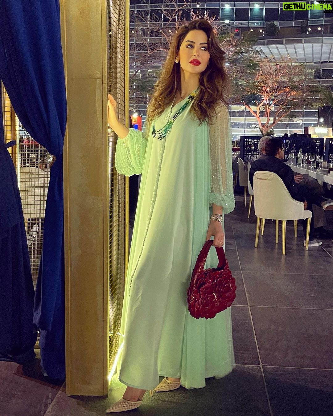 Mays Anber Instagram - العادات أساس الحياة، لأن الحياة هي العادة المكررة🍃 ... انتو شنو اكثر الامور جانت صعبه تتعودون عليها؟؟