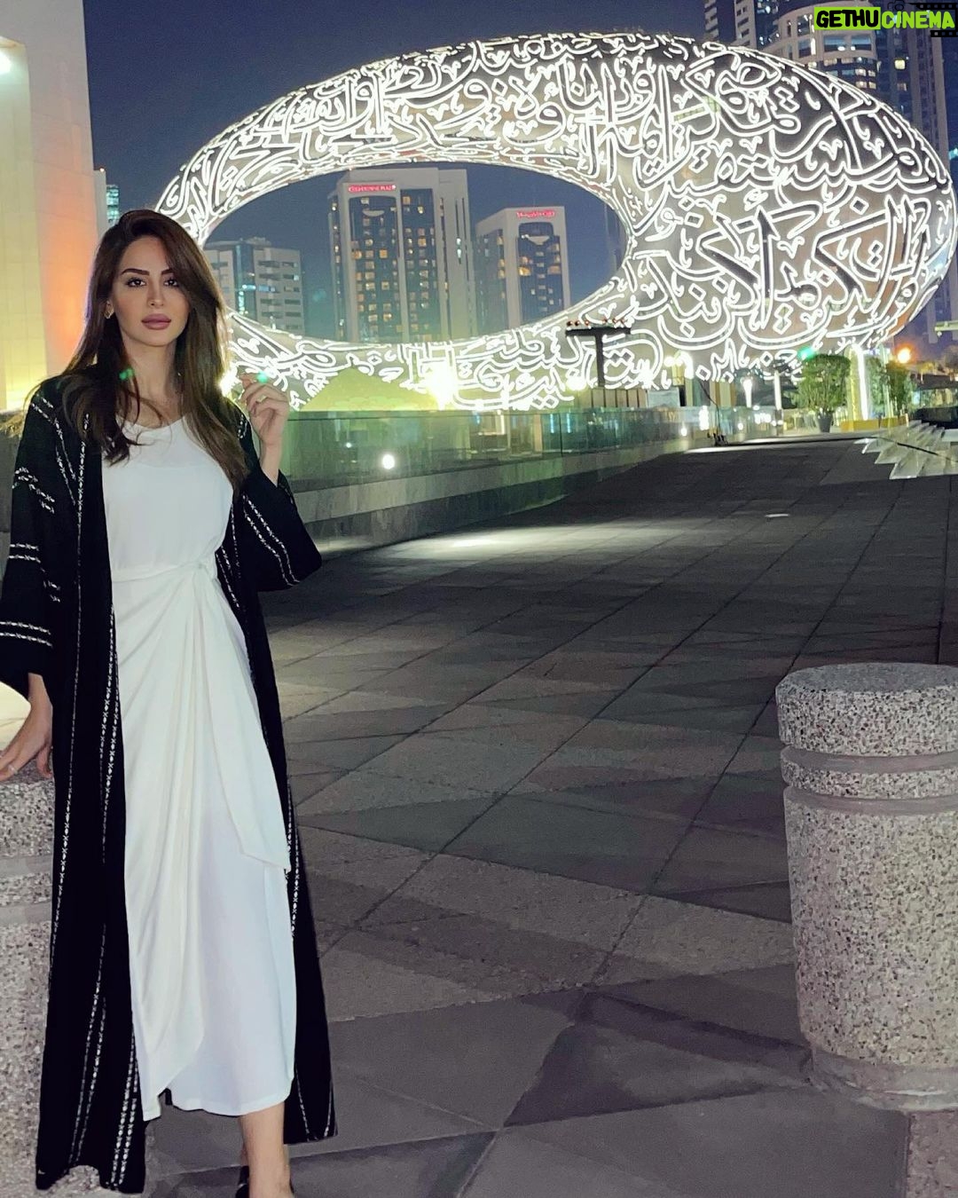 Mays Anber Instagram - كل ما كتبه الله من نصيبك 🙏فاهدأ وانتظر، وادفع عنك الهم والغم بقناعتك بأن كل شيء مقدرٌ لك، وهو نصيبك كتب لك 🍃
