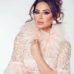 Mays Anber Instagram - بعض التفاصيل العفوية بالاعتذار تغفر الغلط … شنو رايكم ممكن تسامحون وتنسون الوجع اذا تحسون الشخص صادق بالاعتذار فريق عمل جلسة التصوير 💖 اعداد واشراف @rana_mehranian خبير المظهر @eliomoussallem Dress by @camillechamouncouture Jewelry @auroreezzedine تصوير @charbelnounphotography مكياج @hildadaagher شعر @georgesmattarofficial