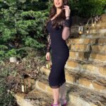 Mays Anber Instagram - من قلب الحدث ❤️ Dress and heels from @ounass use my discount code Mays15 Dress @dolcegabbana Heels @machandmach Makeup @hildadaagher Hair @georgesmattarofficial