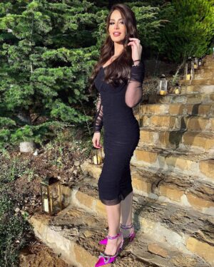 Mays Anber Instagram - من قلب الحدث ❤️

Dress and heels from @ounass use my discount code Mays15 

Dress @dolcegabbana 
Heels @machandmach 
Makeup @hildadaagher 
Hair @georgesmattarofficial