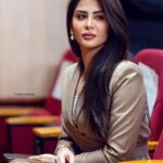 Mays Anber Instagram - من مثلي صاير صعب يتخذ قرار .. خصوصا اذا كان قرار بين القلب والعقل؟؟؟ وابقى انطي مجال ووقت شنو الحل برايكم طبعا الصورة بعدسة المبدع @mohammedluay.photography