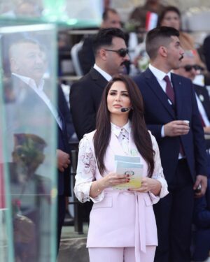Mays Anber Instagram - اليوم من أم الربيعين من موصل الحبيبة .. تقديم #مهرجان_الربيع_في_الموصل مع الاعلامي مصطفى المولى 
برعاية سيادة  رئيس الوزراء محمد شياع السوداني وحضور محافظ نينوى الاستاذ عبد القادر الدخيل …فيما حضر الاحتفال شخصيات حكومية وشعبية وفنية كبيرة في ساحة الاحتفالات بأيسر الموصل.

تصوير المبدع ياسر @yasser_ahmed3